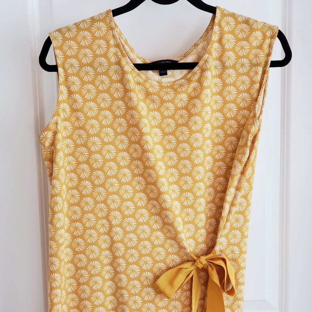 Banana Republic sleeveless shell with side tie